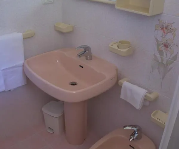 Отель Eden Park 3*