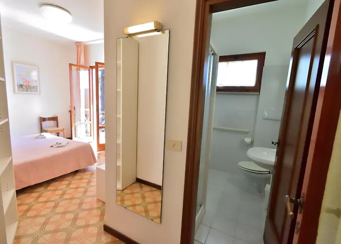 Отель Eden Park 3*