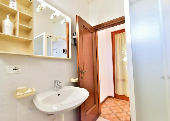 Отель Eden Park