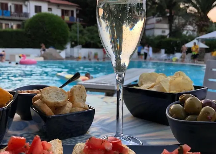 Отель Eden Park 3*