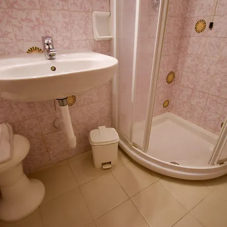 Eden Park Hotel 3*